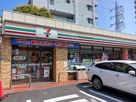 コンビニ　セブンイレブン（コンビニ）まで60m