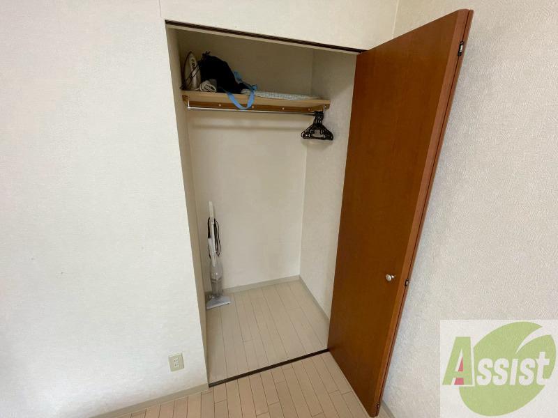 収納　寝室の収納です。部屋がすっきり片付きます。