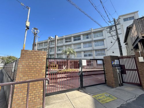 小学校　大阪市立瓜破東小学校（小学校）まで624m