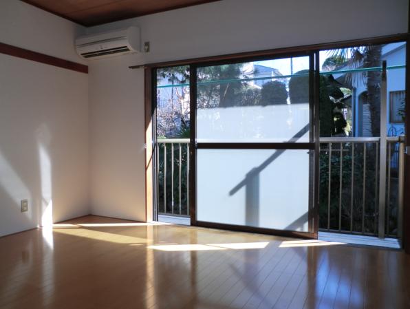 居室・リビング　☆室内はリフォーム済できれいですよ☆