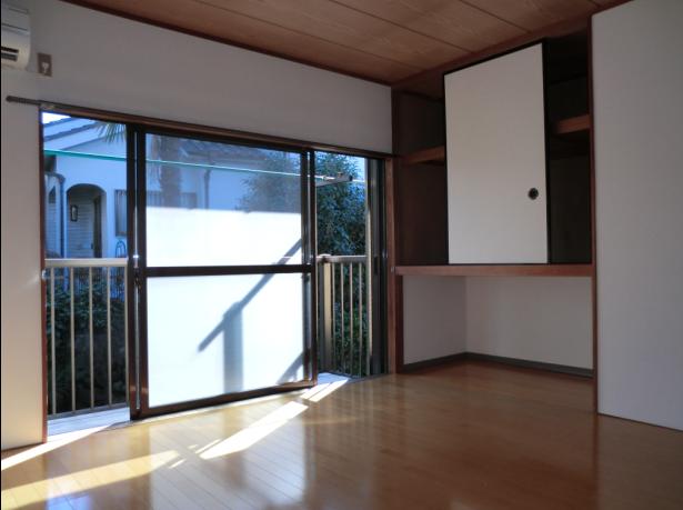 居室・リビング　☆８畳あって広いお部屋です☆