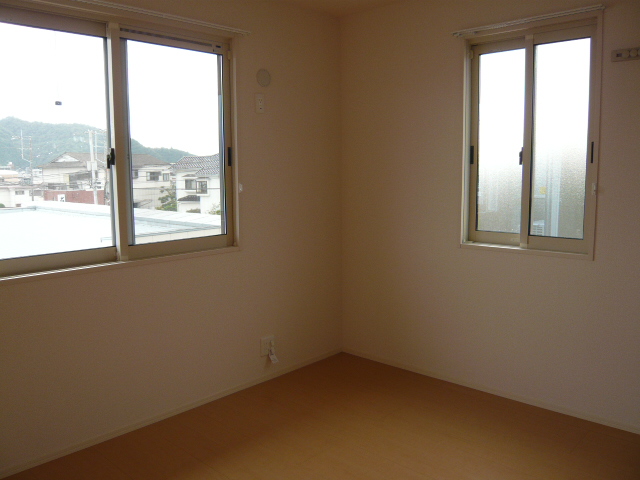 その他部屋・スペース　横の窓はありません