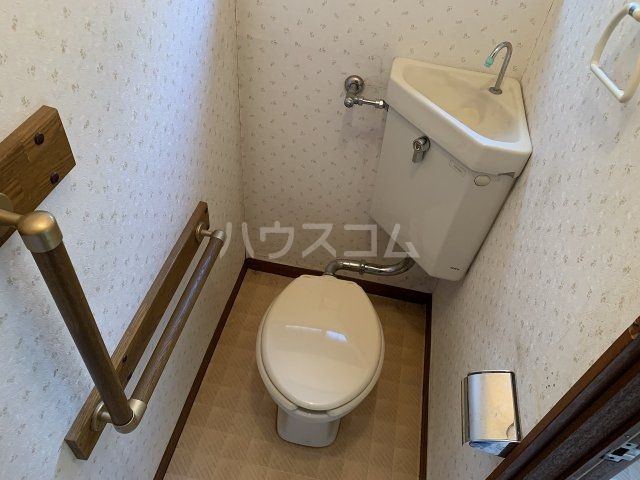 【東久保町貸家１階のトイレ】