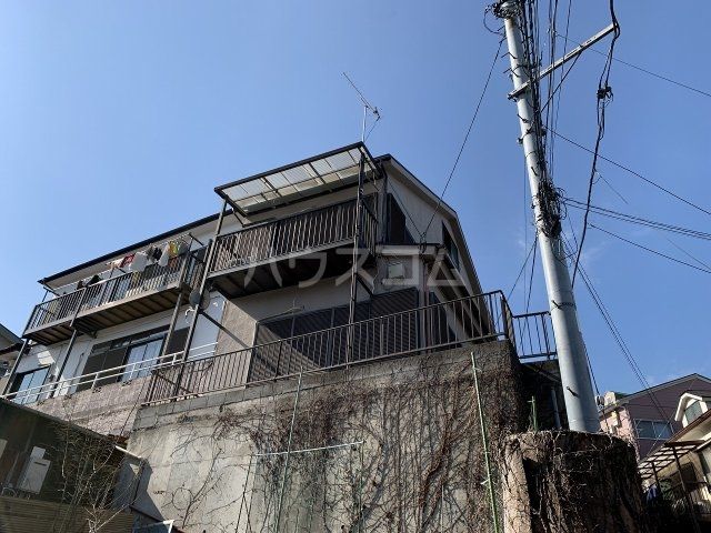 【東久保町貸家１階の建物外観】