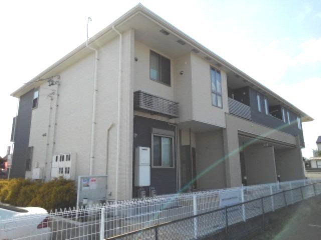 菊川市本所のアパートの建物外観
