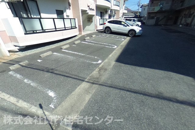 【グラヴィティの駐車場】