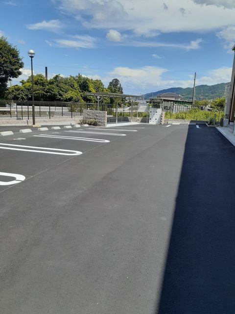 【橋本市高野口町伏原のアパートの駐車場】