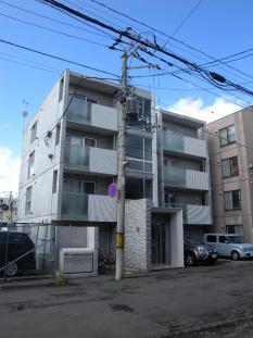 札幌市白石区東札幌五条のマンションの建物外観