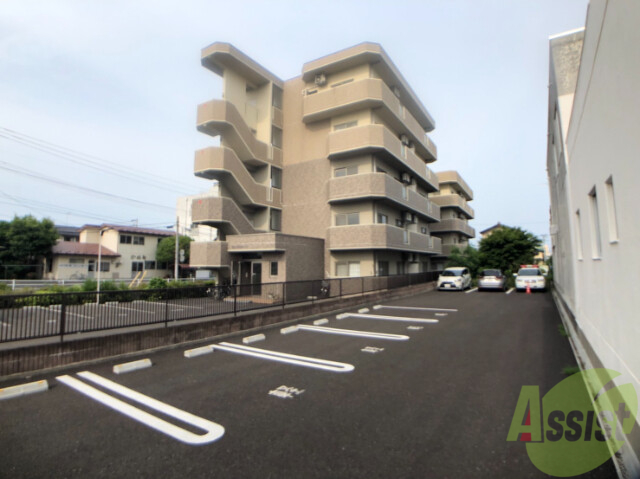 岩沼市中央のマンションの建物外観