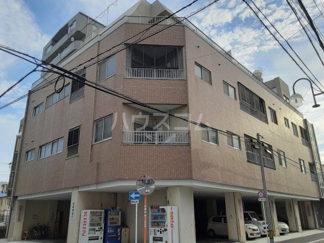 【沼津市新宿町のマンションの建物外観】