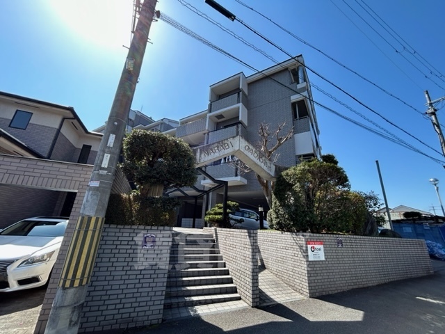 京都市右京区常盤山下町のマンションの建物外観