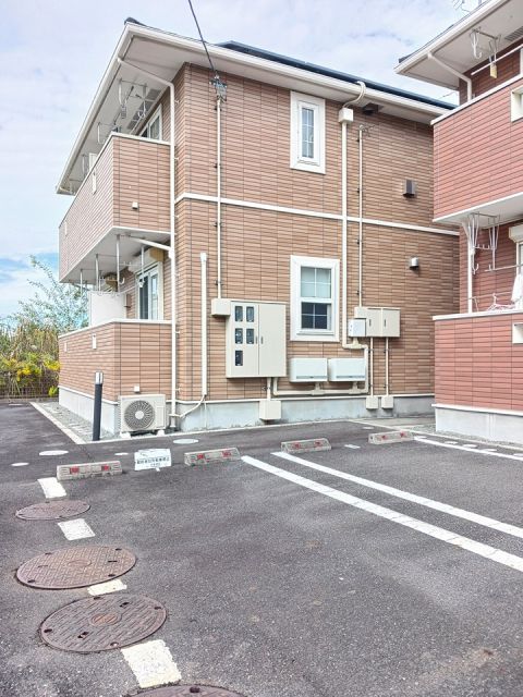 【津山市院庄のアパートの駐車場】