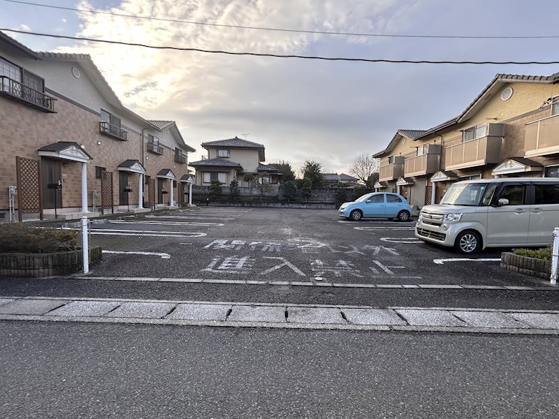 【フォーリア爽　Bの駐車場】