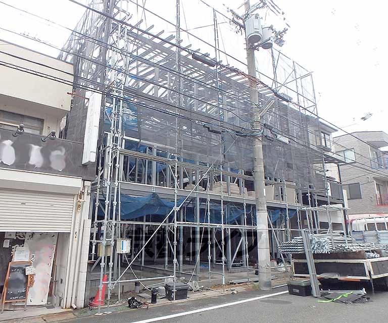 【京都市左京区一乗寺高槻町のマンションの建物外観】