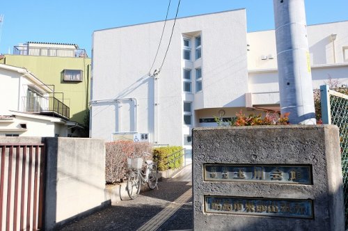 【昭島市玉川町のマンションの役所】