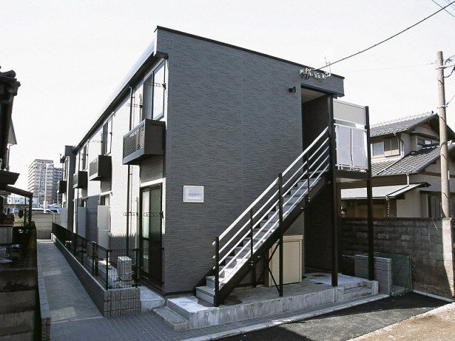 【大和市下和田のアパートの建物外観】