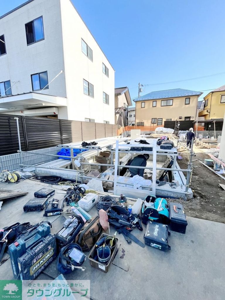 【稲城市矢野口のマンションの駐車場】