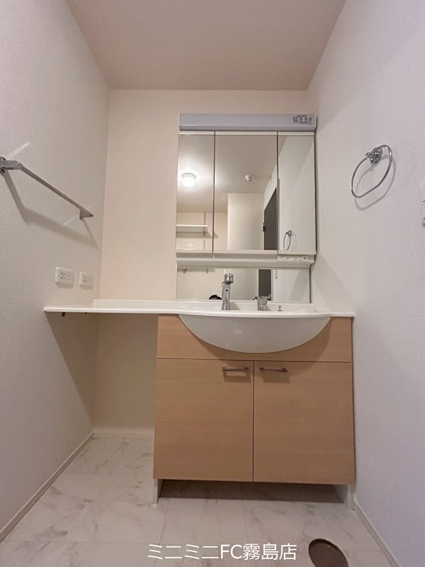 洗面設備　同型