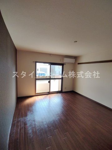 居室・リビング　別部屋写真です。