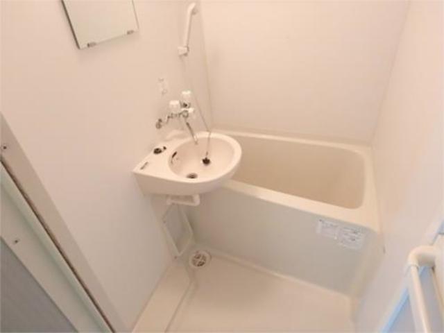 バス・シャワールーム　別タイプのお部屋の写真です