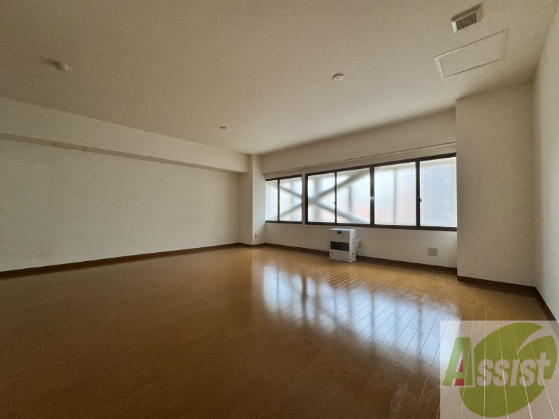 居室・リビング　広くてキレイなお部屋が広がっていて、充実した生活が送れそう。