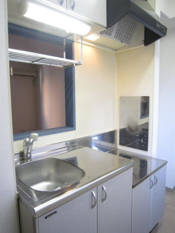 キッチン　同仕様・同タイプ別号室の写真です