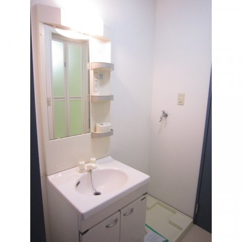洗面設備　同仕様・同タイプ別号室の写真です