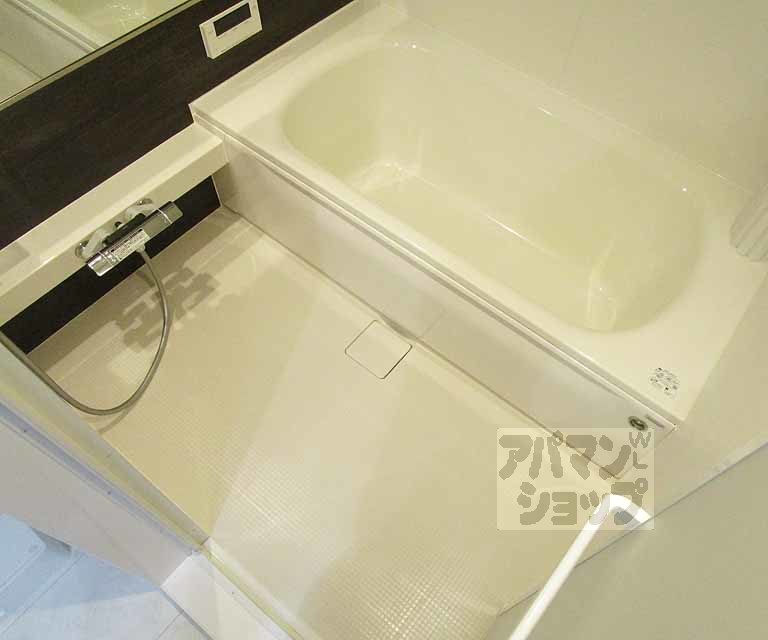 バス・シャワールーム　３０１号室の写真です。