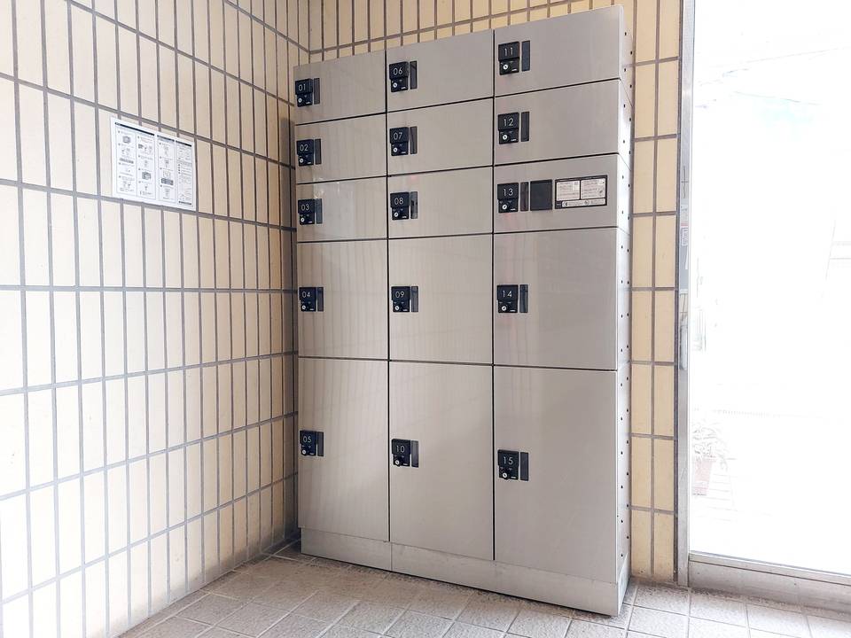 エントランス　宅配ボックス