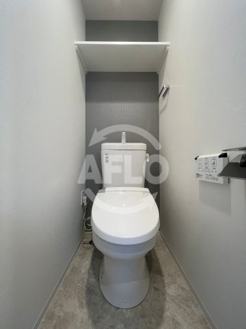 トイレ　Quintet NAMBA　温水洗浄便座