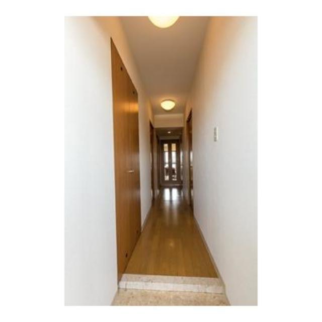 玄関　※写真は同タイプ住戸です。