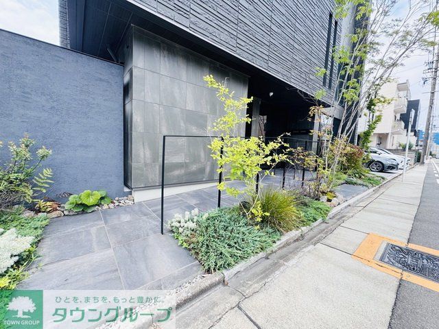 エントランス　駐車場