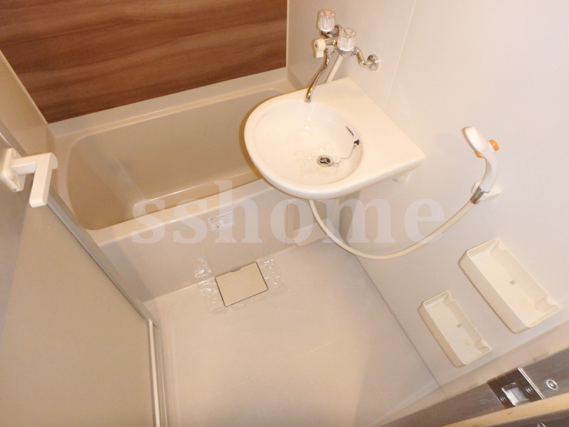 バス・シャワールーム　アクセントカラーが素敵なお風呂☆