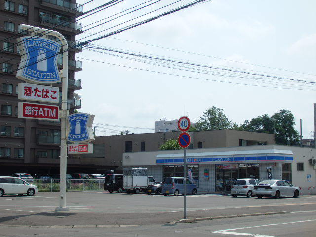 コンビニ　ローソン（コンビニ）まで212m