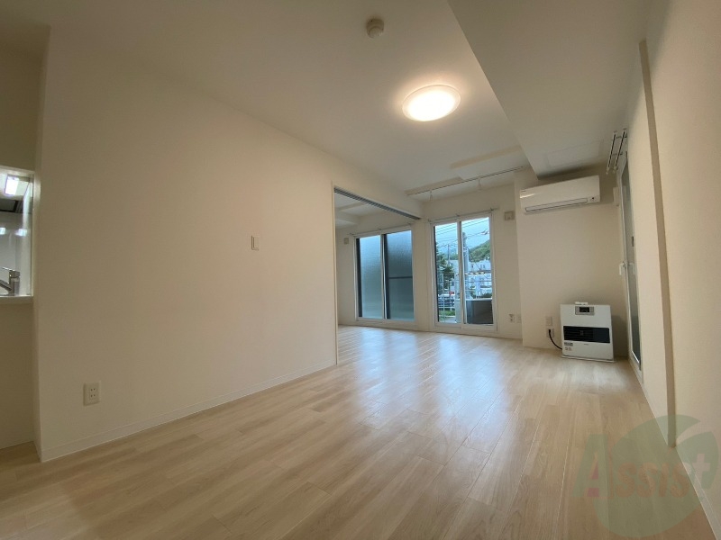 居室・リビング　広くてキレイなお部屋が広がっていて、充実した生活が送れそう。