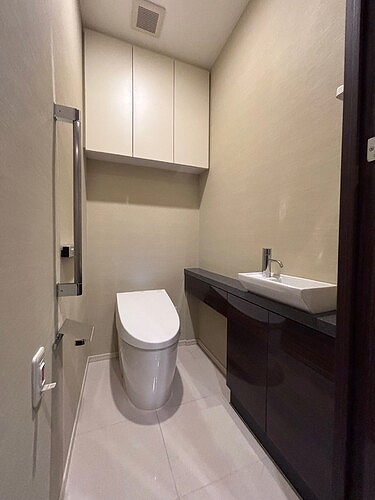 トイレ　シンプルで使いやすいトイレです