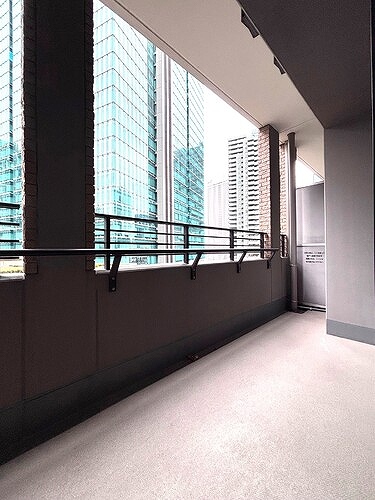 バルコニー　お洗濯にも便利なバルコニー付き