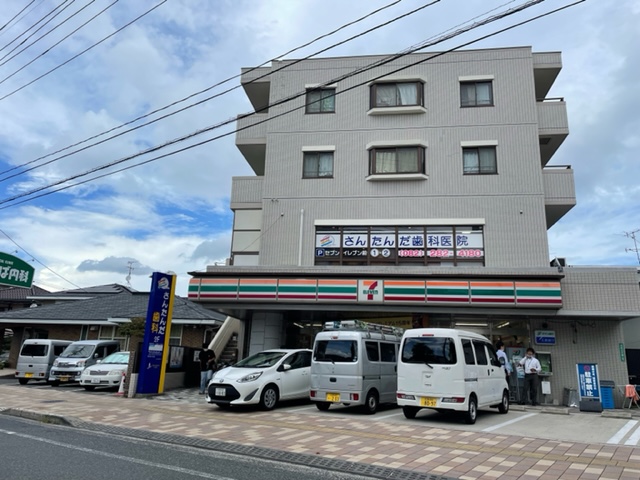 コンビニ　セブンイレブン広島府中本町店（コンビニ）まで100m
