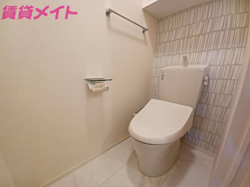 トイレ　同型参考写真