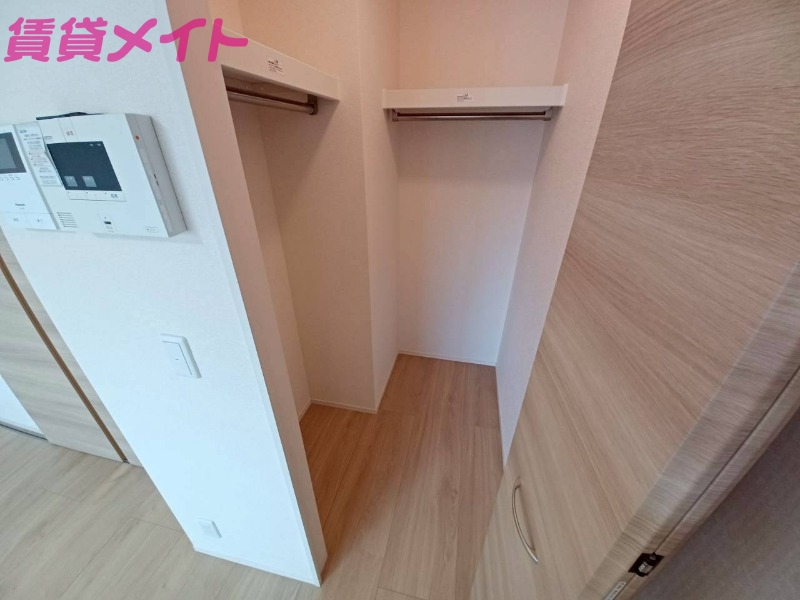 収納　同型参考写真