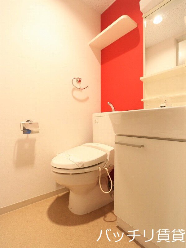 トイレ　類似写真使用のため、現状優先。