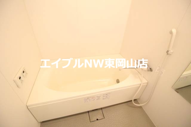 バス・シャワールーム　同物件別部屋の写真です