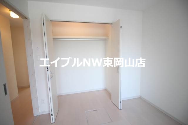 収納　同物件別部屋の写真です