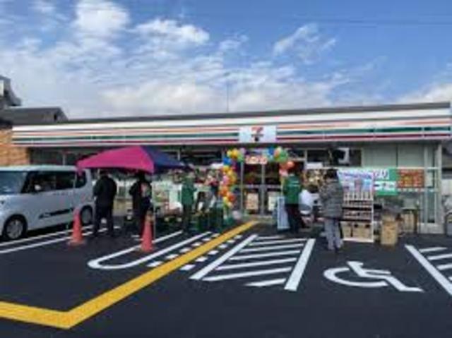 コンビニ　セブンイレブン　姫路辻井8丁目店（コンビニ）まで207m