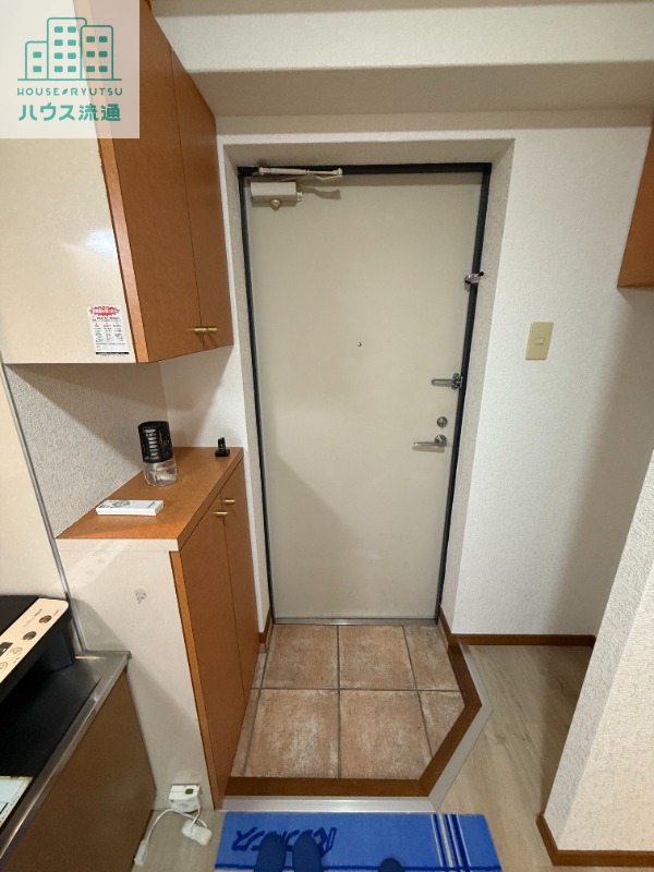 玄関　※別号室の写真です