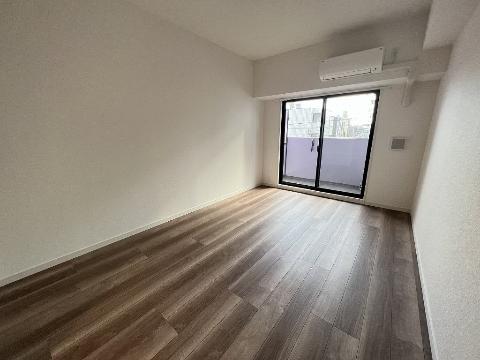 居室・リビング　室内