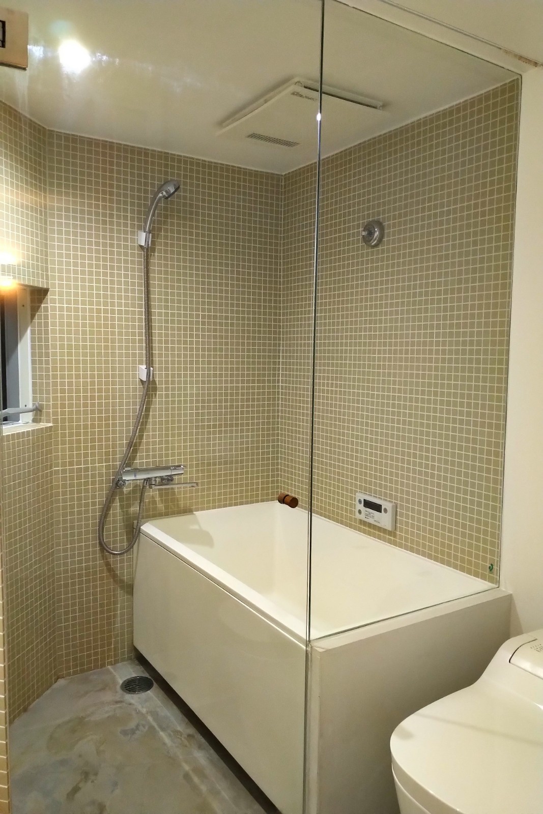 バス・シャワールーム　同アパート別部屋