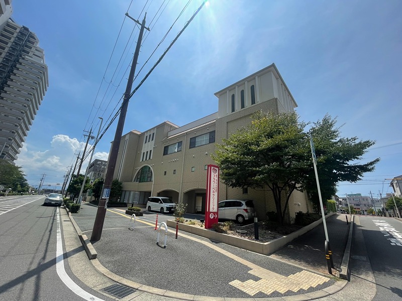 病院　フラワーベルクリニック（病院）まで506m