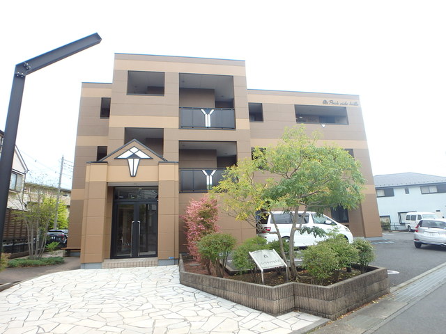 建物外観　タイル張りで素敵な外観です