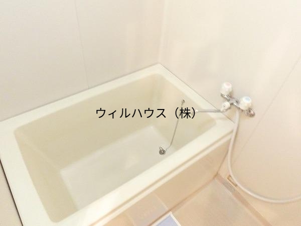 バス・シャワールーム　キレイにリフォームされています！